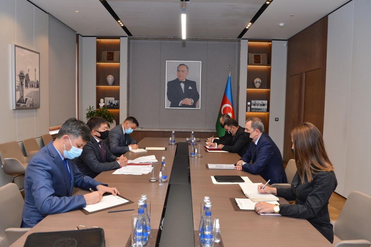 Azerbaijani FM receives credentials of new ambassador of Kyrgyzstan [PHOTO]