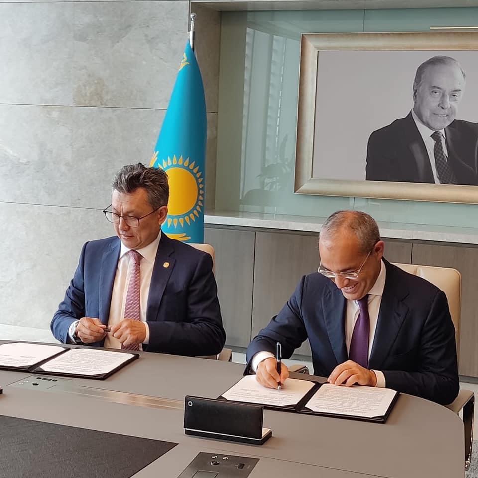 Azerbaijan, Kazakhstan ink trade co-op memorandum [PHOTO]