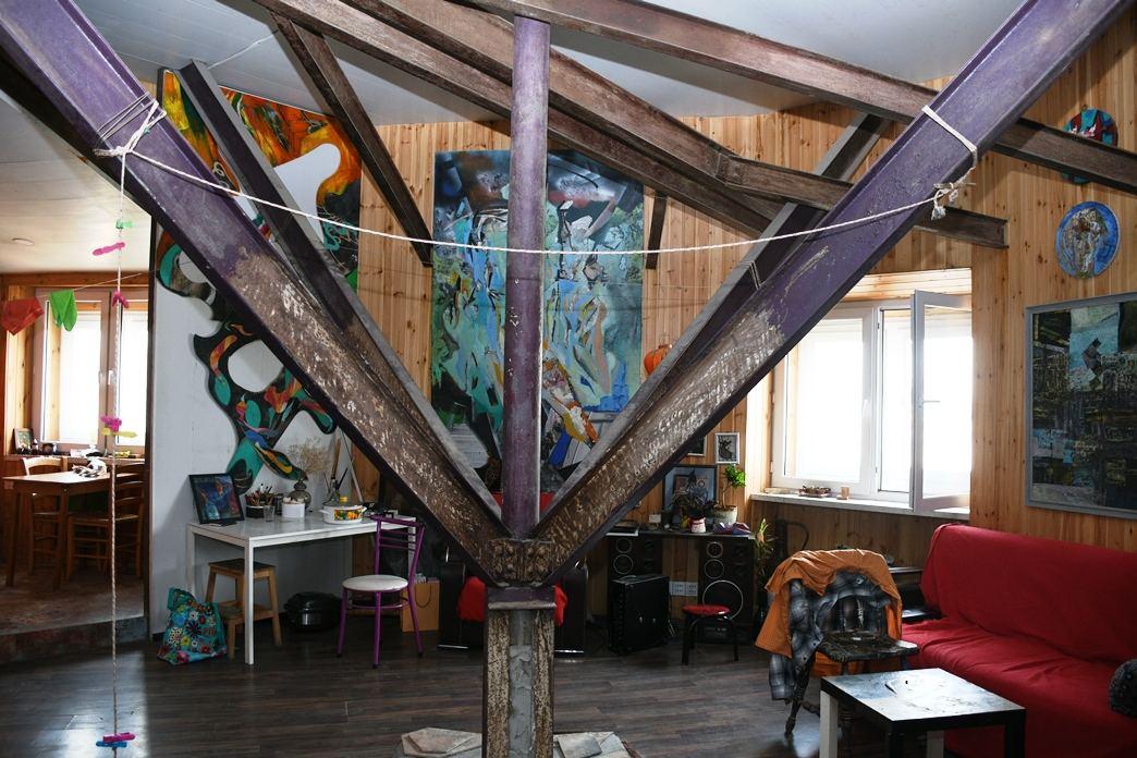 Abandoned place turns into incredible art space [PHOTO/VIDEO] - Gallery Image