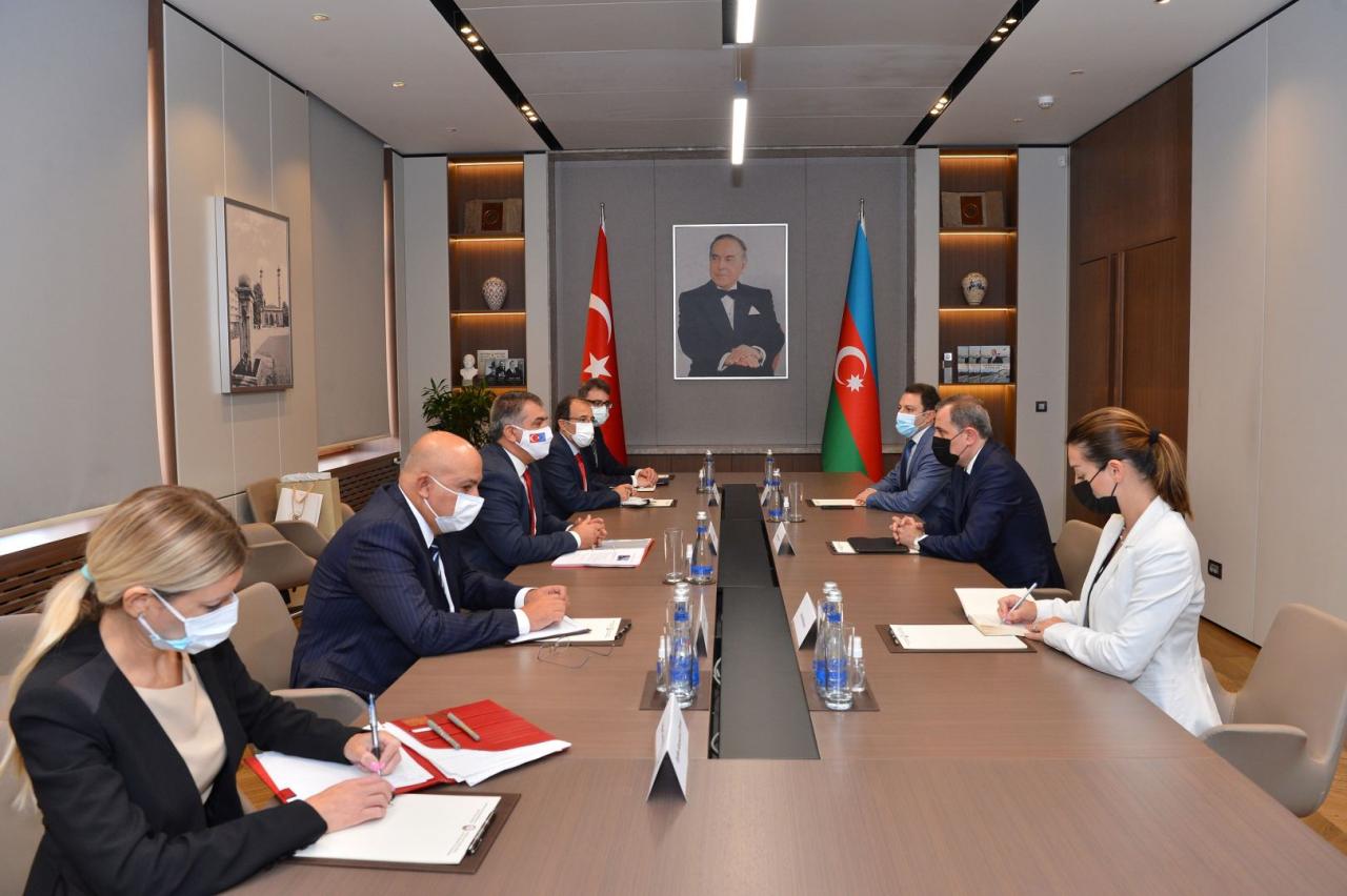 Azerbaijan, Turkey mull strengthening multilateral co-op [PHOTO]