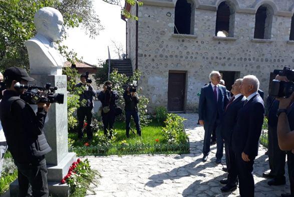 Azerbaijani well-known cultural figures arrive in Shusha