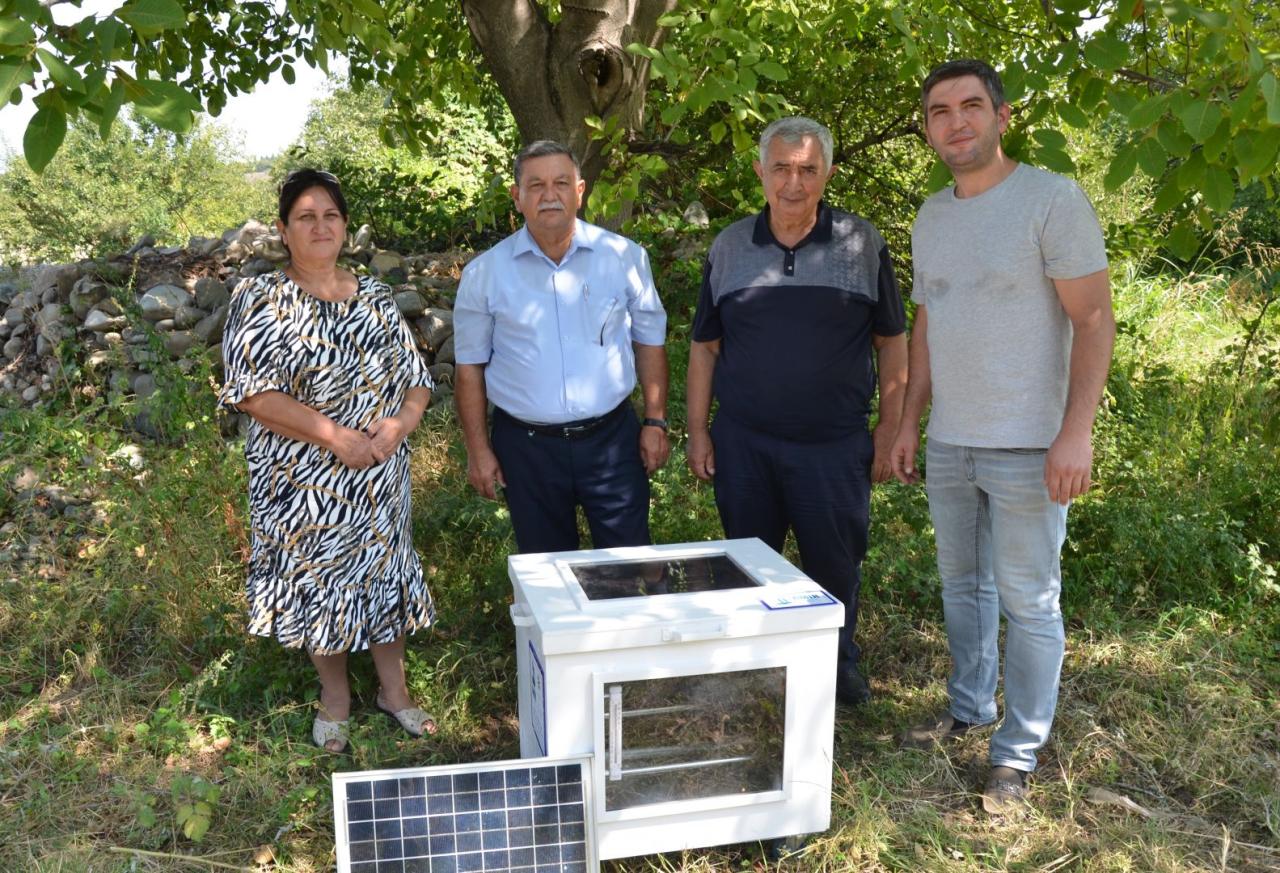 Device for increasing productivity of bee colonies successfully tested in Azerbaijan
