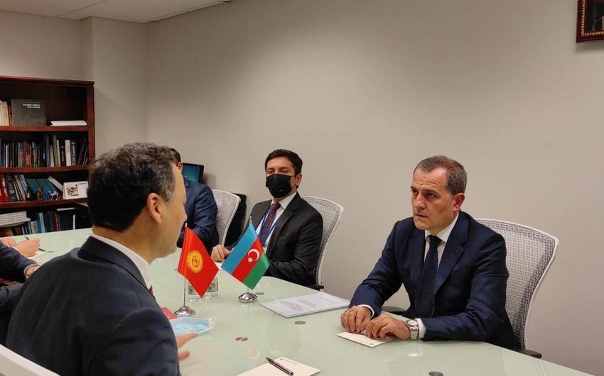 Azerbaijani FM talks bilateral issues with his Kyrgyz colleague (PHOTO)