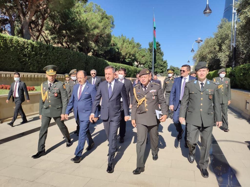 Turkey's deputy national defense minister on visit in Azerbaijan to pay respect to martyrs of Second Karabakh War [PHOTO]