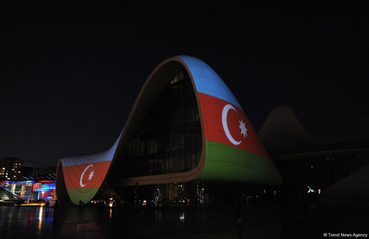 Heydar Aliyev Center in Baku illuminated with colors of National Flag of Azerbaijan [PHOTO] - Gallery Image