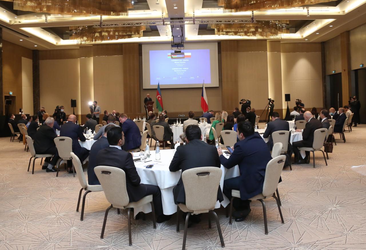Azerbaijani-Czech business forum held in Baku