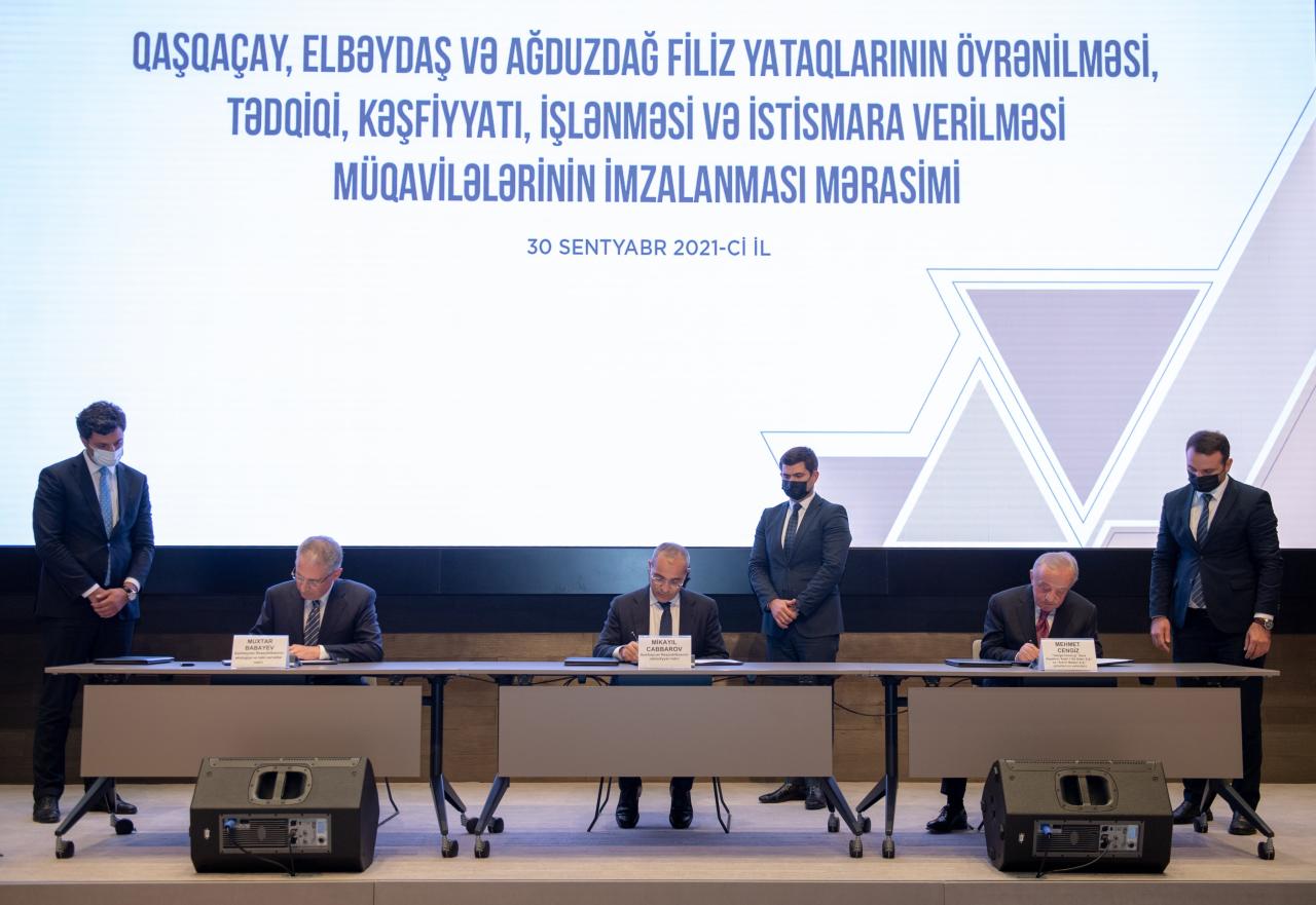 Azerbaijan, Turkey ink contracts on ore deposits exploitation [PHOTO]