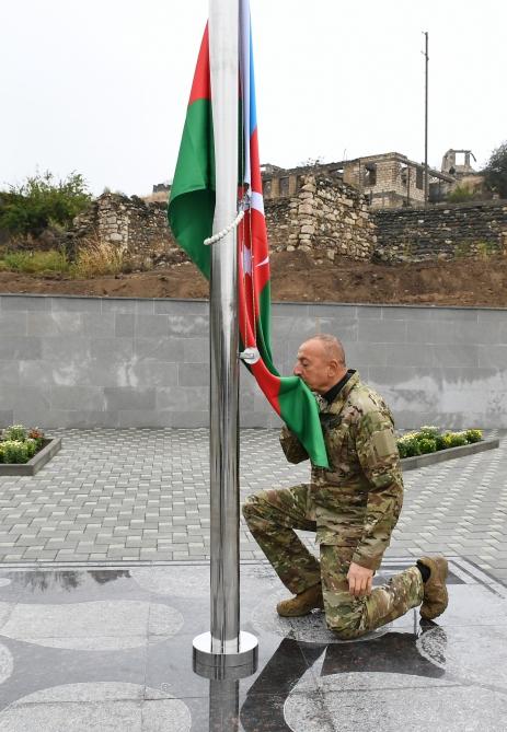 President raises Azerbaijani flag in Tartar region's Talish village [PHOTO]