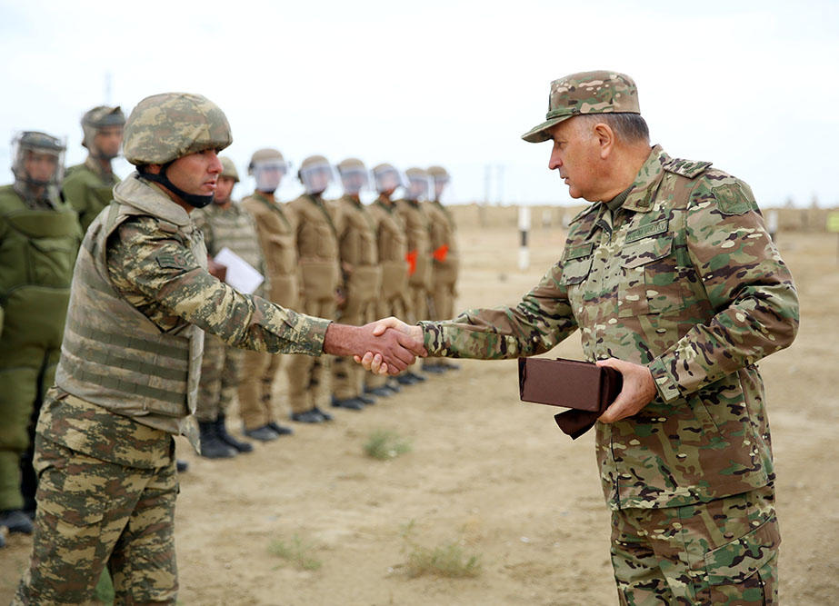 Deputy defence chief inspects engineer-sapper troops [PHOTO/VIDEO]