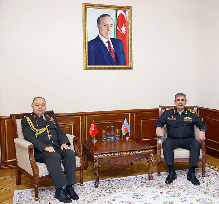 Defence chief receives Turkey's new military attache [PHOTO]