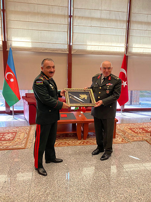 Azerbaijani, Turkish senior commanders eye military co-op [PHOTO]