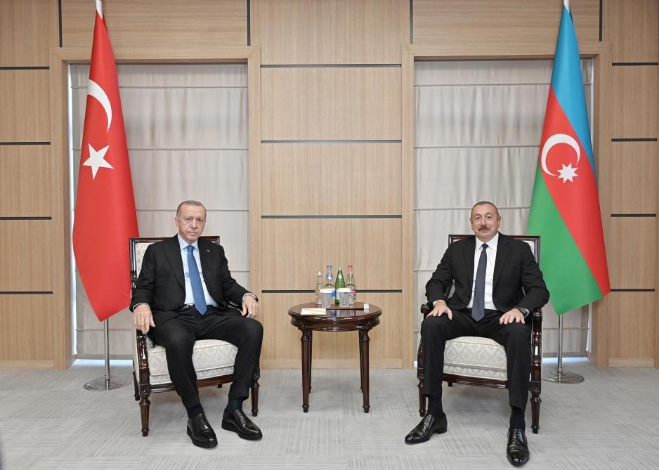 Azerbaijani, Turkish presidents held one-on-one meeting [PHOTO]