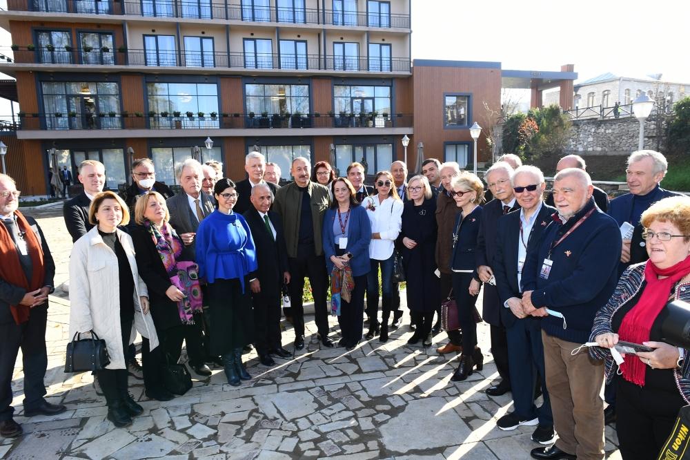 President, First Lady talk to Global Baku Forum's participants in Shusha [PHOTO]