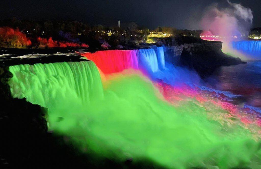 Niagara Falls illuminated with colors of Azerbaijan’s National Flag [PHOTO/VIDEO]