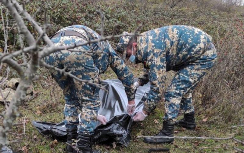 Azerbaijan hands over bodies of 3 servicemen to Armenia