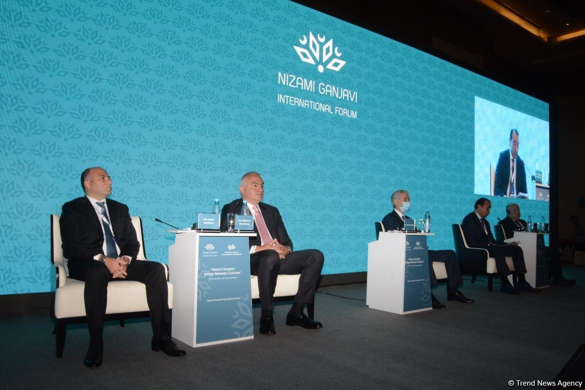 Int'l Nizami Ganjavi Forum kicks off in Baku [PHOTO]