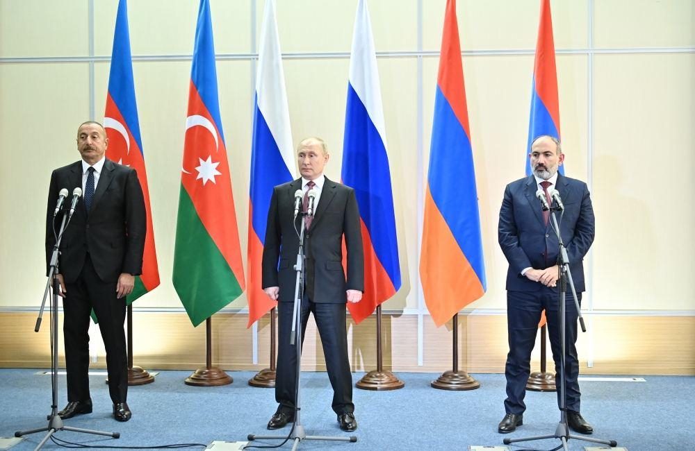 Azerbaijani, Armenian, Russian leaders sign statement in Sochi [PHOTO]