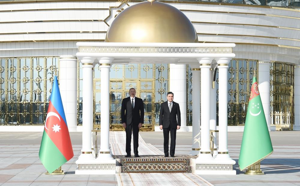 President Aliyev arrives in Turkmenistan [UPDATE] - Gallery Image