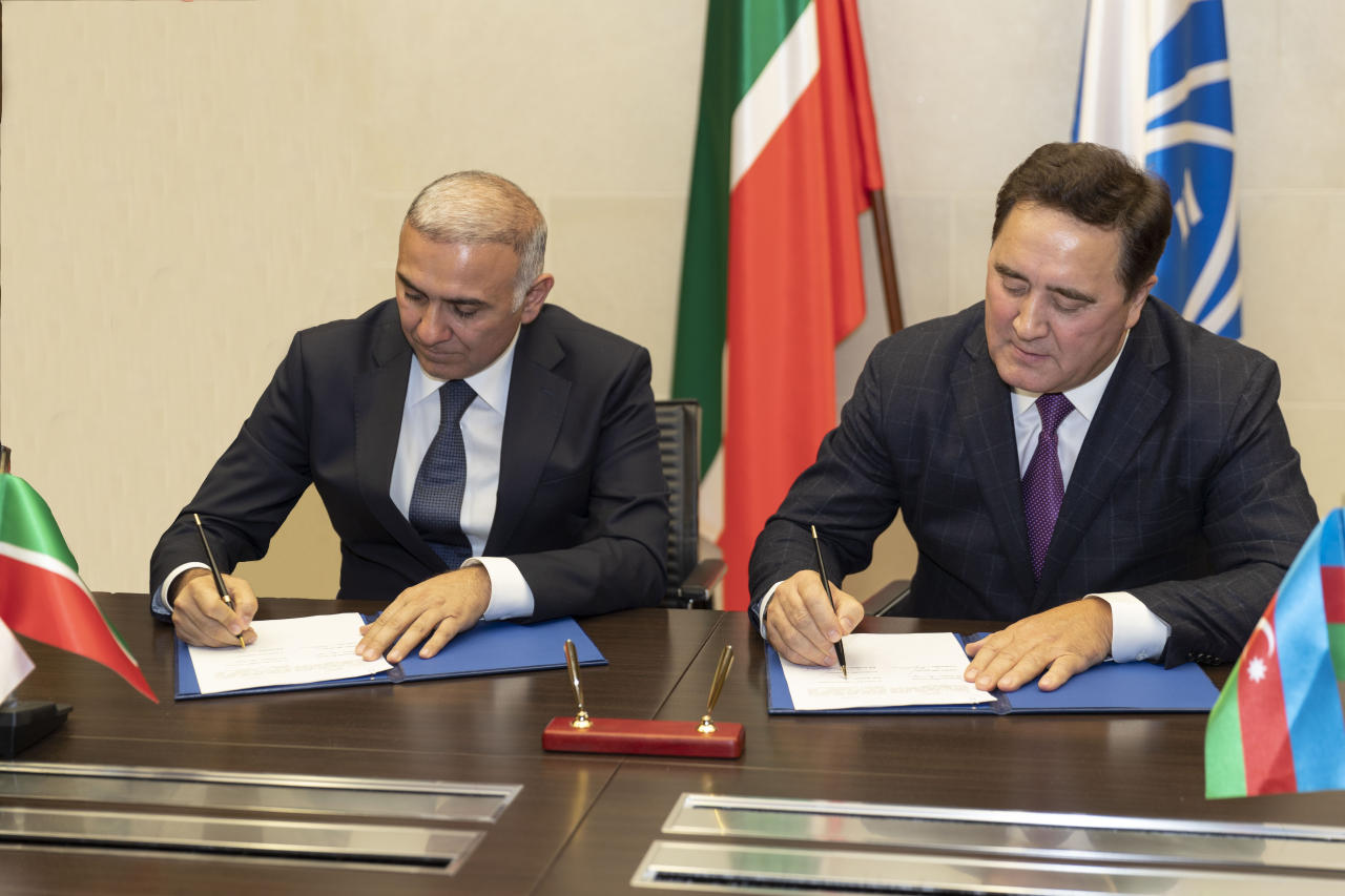 Azerbaijan and Russian Tatarstan sign energy cooperation agreement [PHOTO]