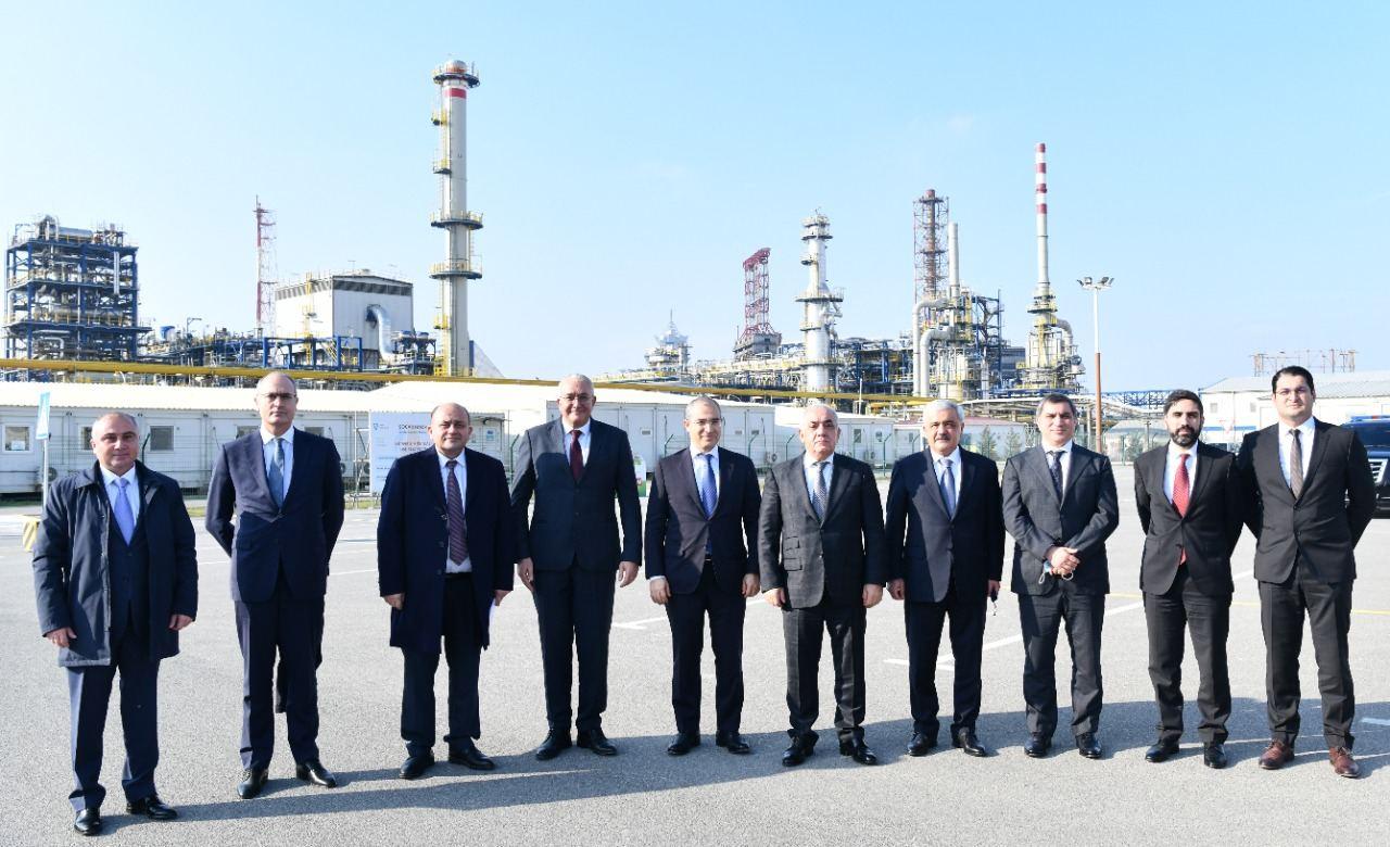 Azerbaijani PM views modernization, reconstruction work at Heydar Aliyev Oil Refinery [PHOTO]