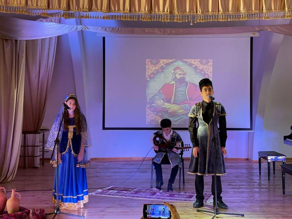 Young talents enjoy Nizami's poetry [PHOTO] - Gallery Image