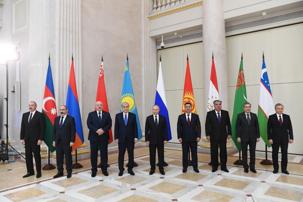 President attends informal CIS summit in St Petersburg [PHOTO]