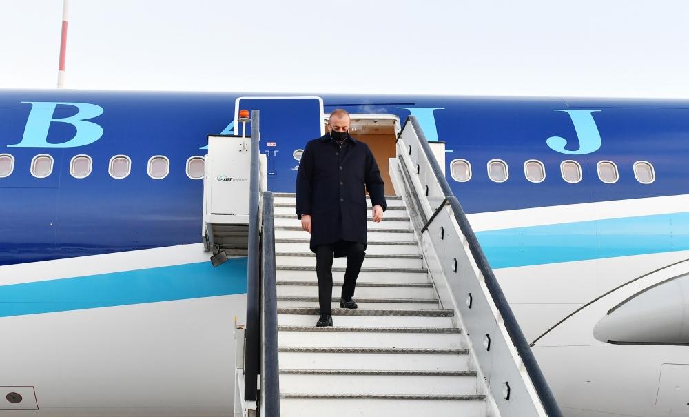 President Aliyev arrives in St Petersburg [PHOTO/VIDEO]