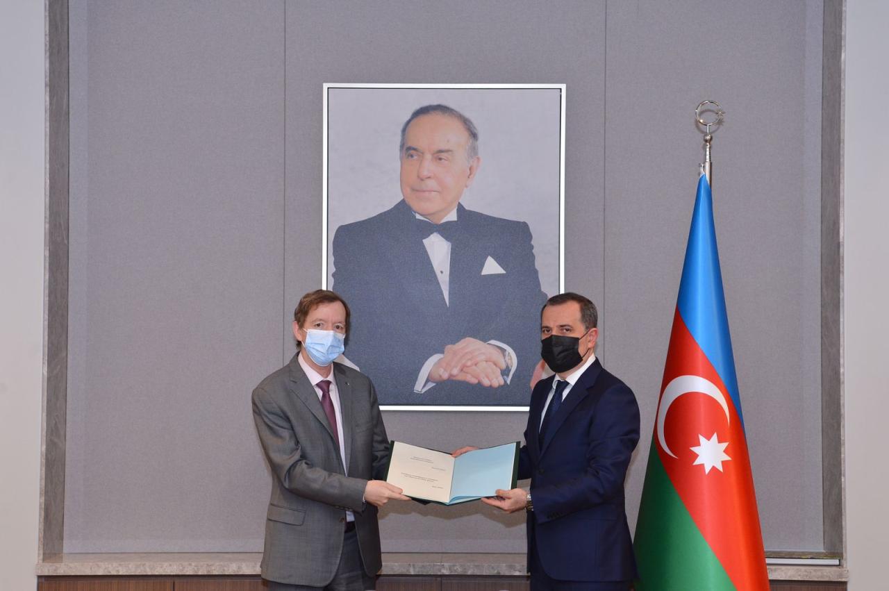 Azerbaijan, Algeria mull co-op, regional peace, security