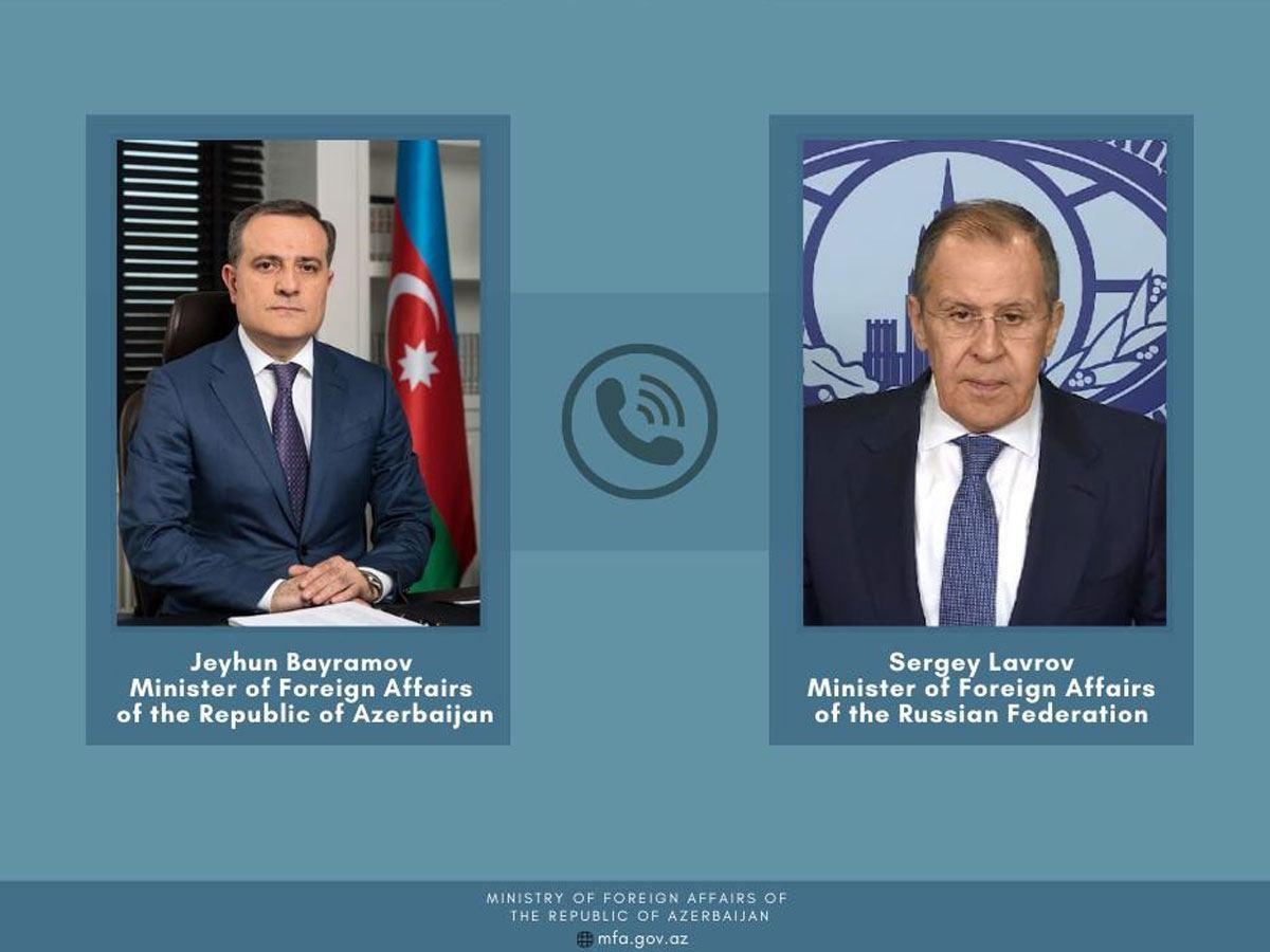 Azerbaijani, Russian FMs talk situation in the region