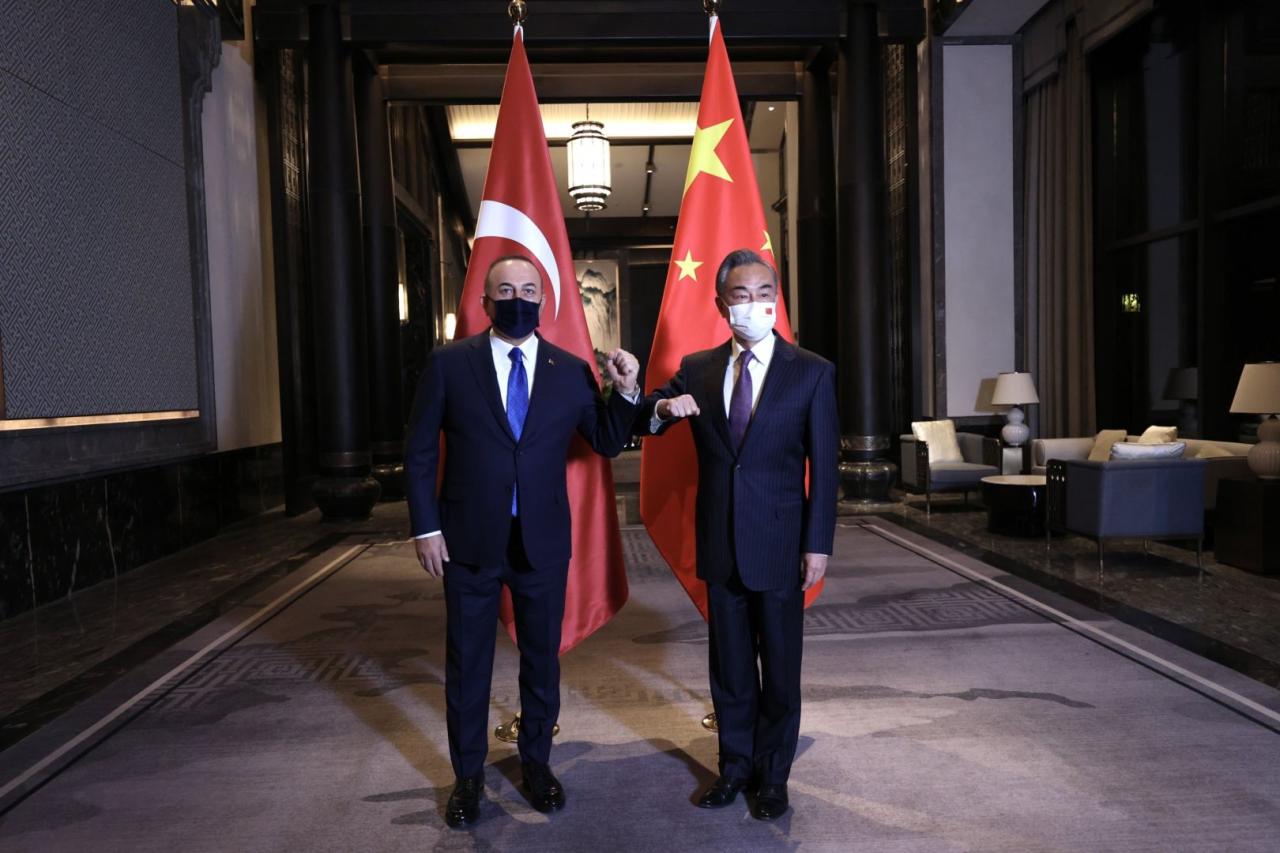 Cavushoglu holds talks with Chinese counterpart