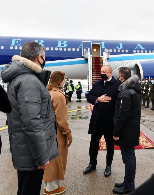 President pays working visit to Ukraine [PHOTO] - Gallery Image