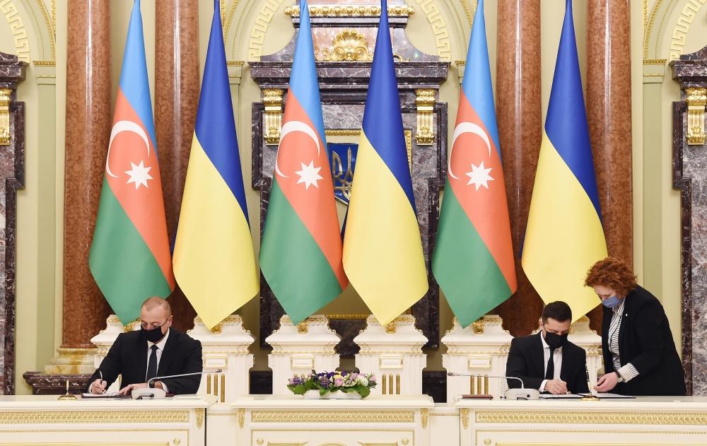 Azerbaijan, Ukraine sign bilateral documents [UPDATE]