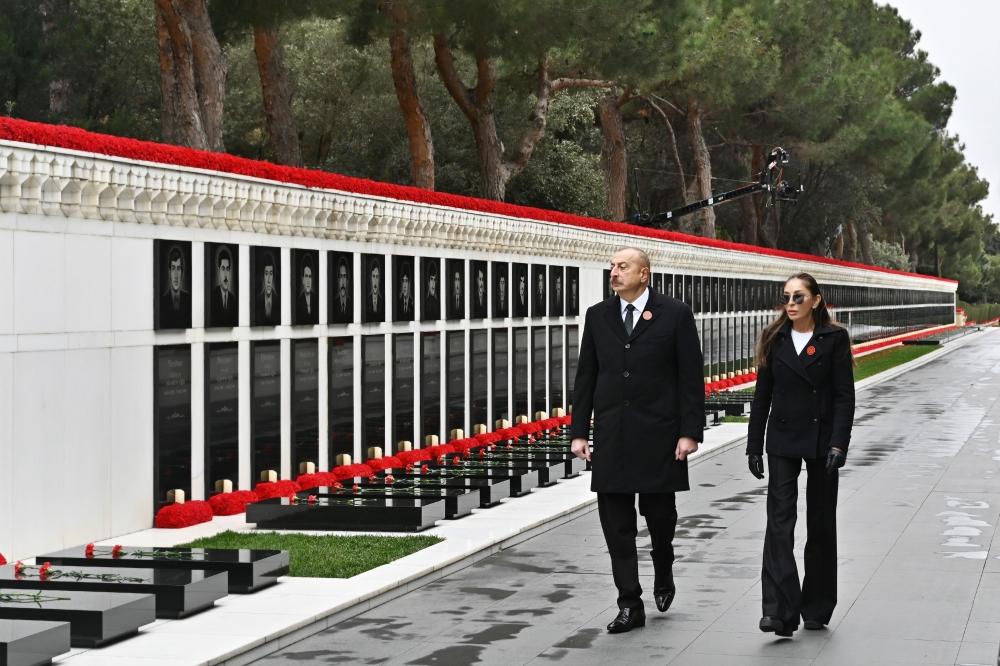 President, First Lady visit Alley of Martyrs on 32nd anniversary of 20 January tragedy [PHOTO/VIDEO]