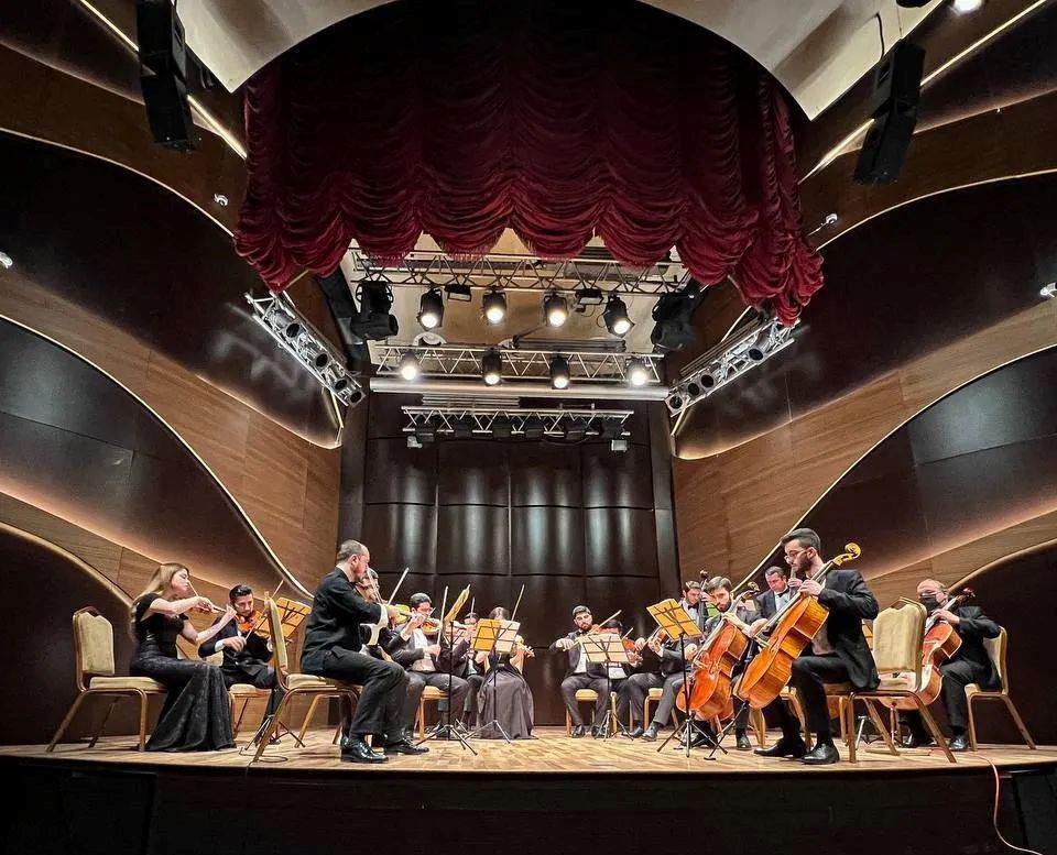 Cadenza Orchestra conquers music fans [PHOTO/VIDEO]