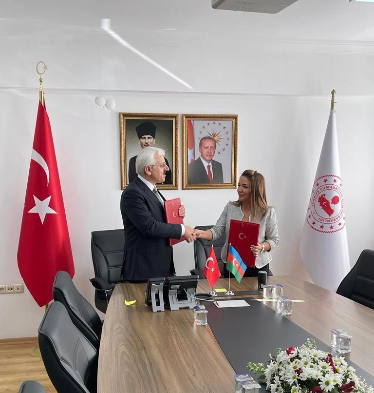 Azerbaijan's Agency for State Support to NGOs, Turkey's Ministry of Interior sign memorandum of co-op [PHOTO]