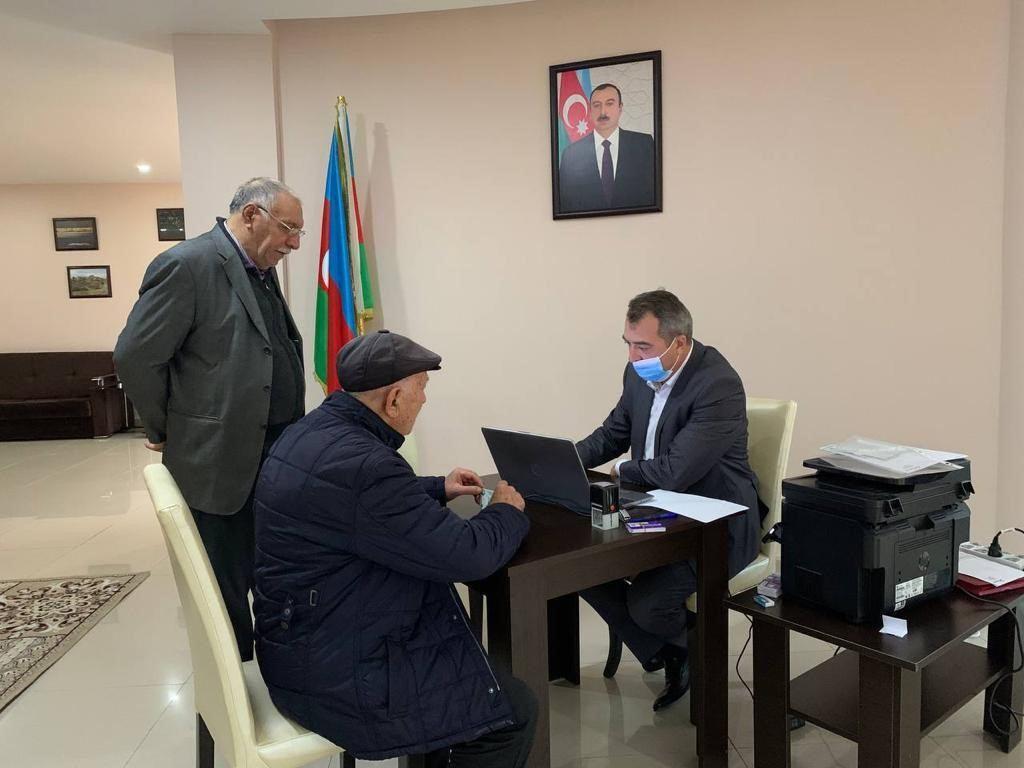 Azercell at the service of its elderly subscribers! [PHOTO]