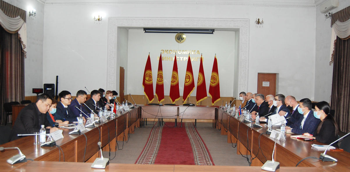 Azerbaijan, Kyrgyzstan discuss bilateral co-op [PHOTO]