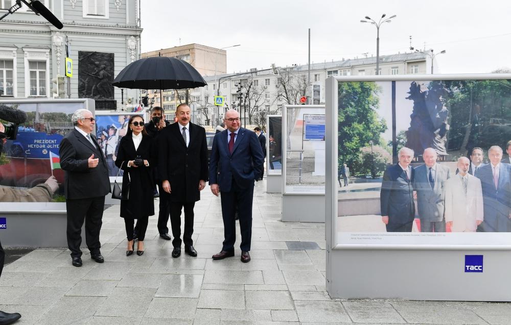 President visits Azerbaijani-Russian co-op exhibition at TASS offices in Moscow [UPDATE]