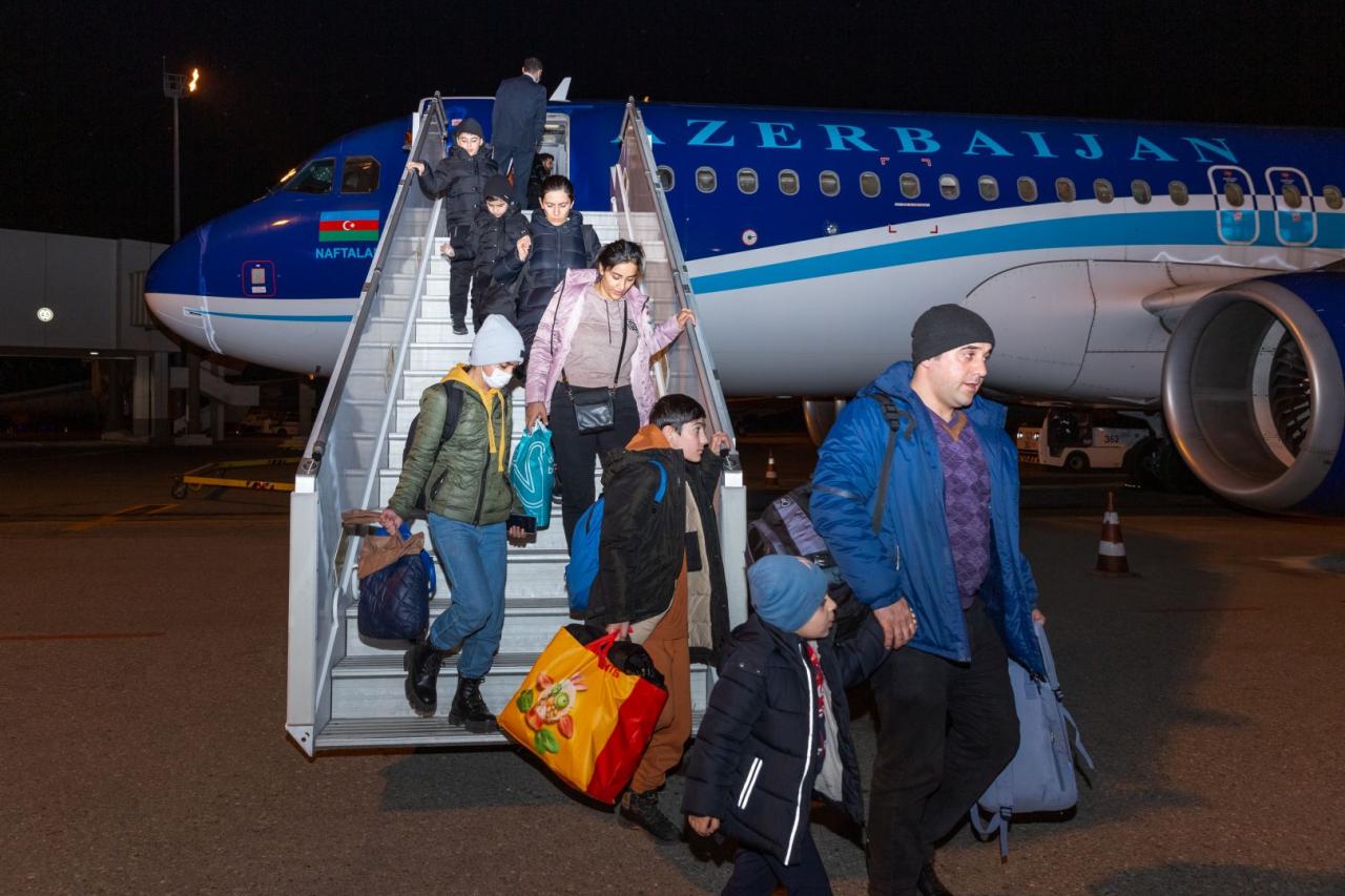 Some 176 Azerbaijanis evacuated from Ukraine arrive in Baku [PHOTO]