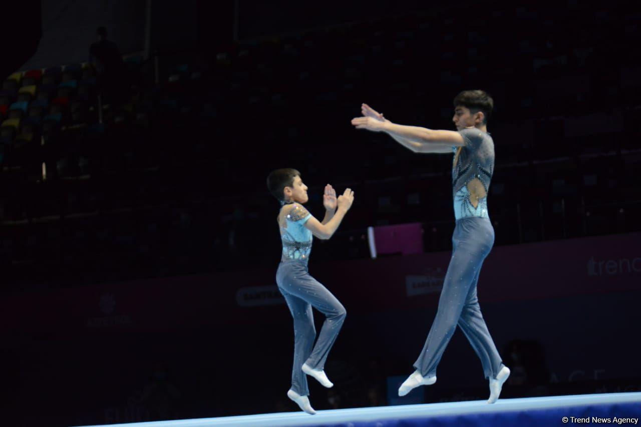 National athletes demonstrate balance exercises at Acrobatic Gymnastics World Age Group Competitions [PHOTO]