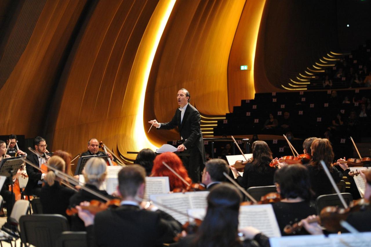 Symphony Orchestra performs under baton of Italian composer [PHOTO/VIDEO]