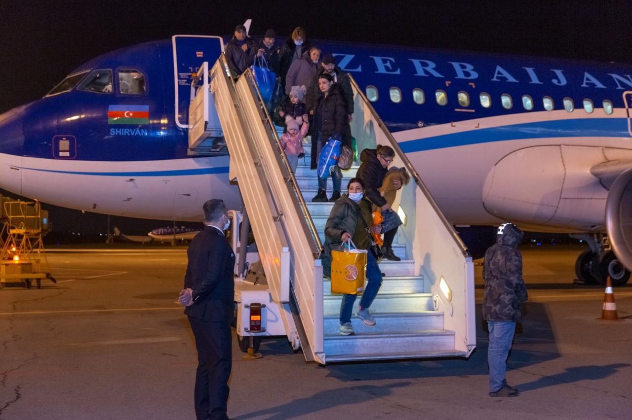 Numerous compatriots evacuated from Ukraine arrive in Azerbaijan [PHOTO]