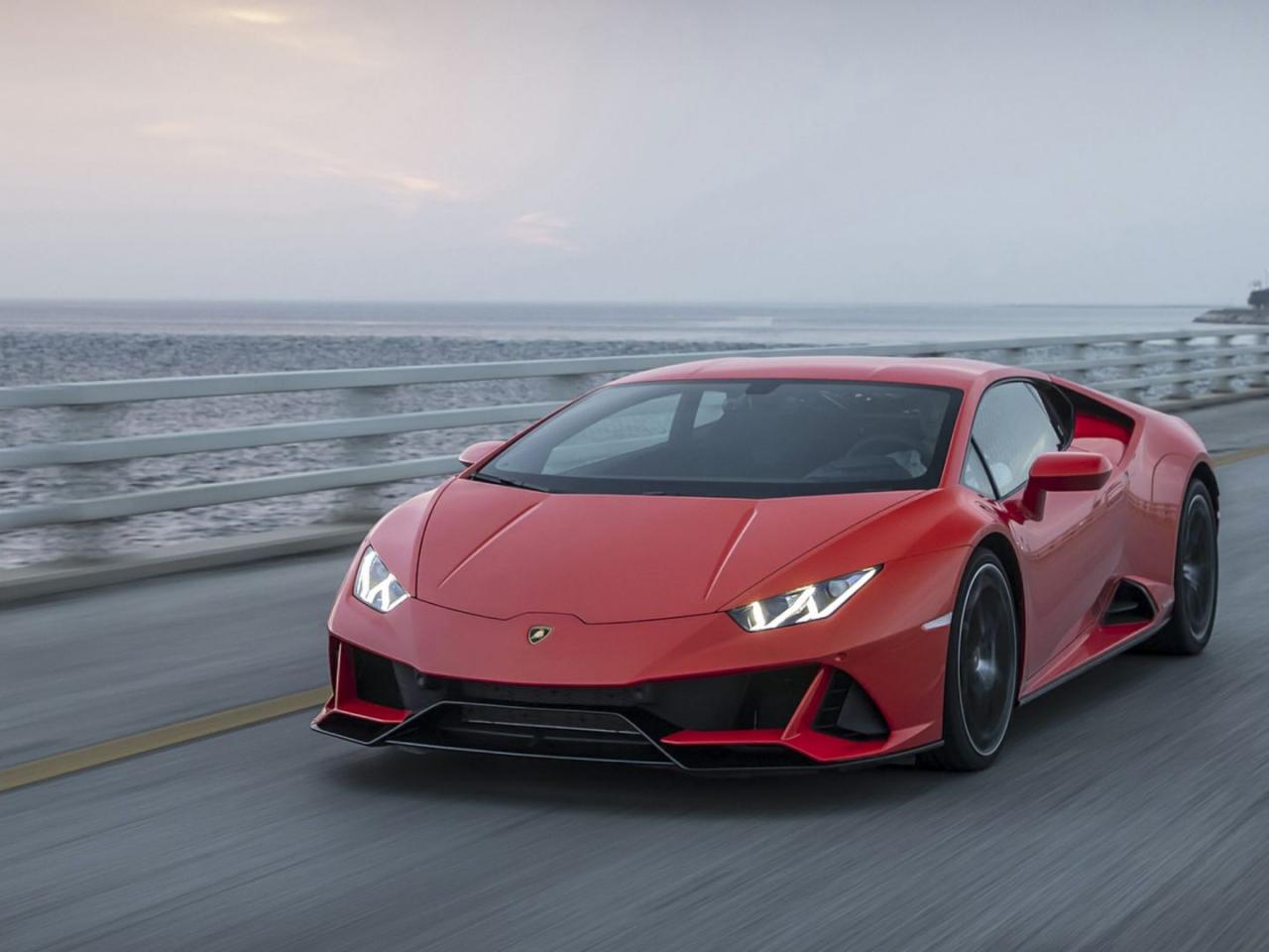 Ferrari, Lamborghini suspend work in Russia