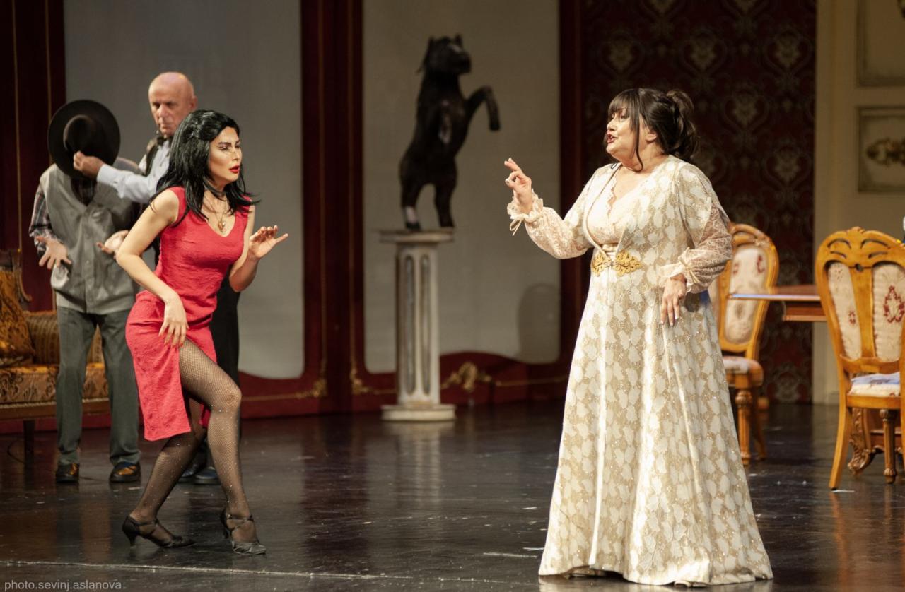 National Drama Theater premieres Italian comedy [PHOTO]