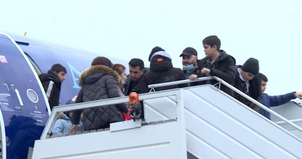 Azerbaijan evacuates 184 more citizens from Romania [PHOTO] - Gallery Image