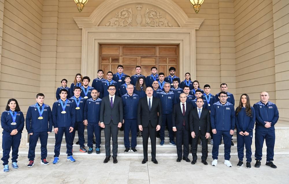 President meets U23 European Wrestling Championships participants [UPDATE]