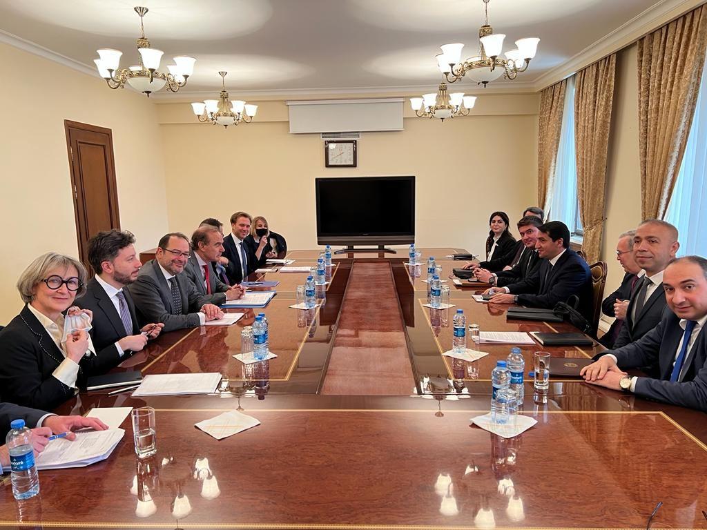 Azerbaijan, EU mull regional issues, energy, cyber security [PHOTO]