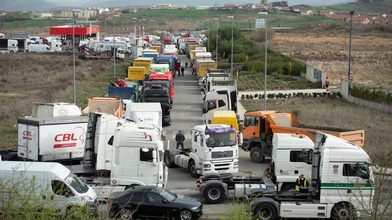 Spain to deploy 23,000 police officers after lorry drivers' strike over fuel prices