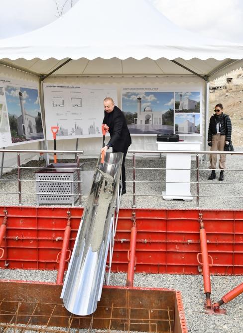 President, First Lady Mehriban Aliyeva laid foundation stone for mosque [PHOTO]