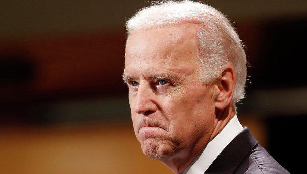 Biden approval rating drops to new low of 40%, Reuters/Ipsos poll finds